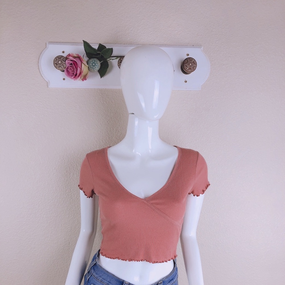 Bozzolo | Mahogany Red V-Neck Crop Top 💗
